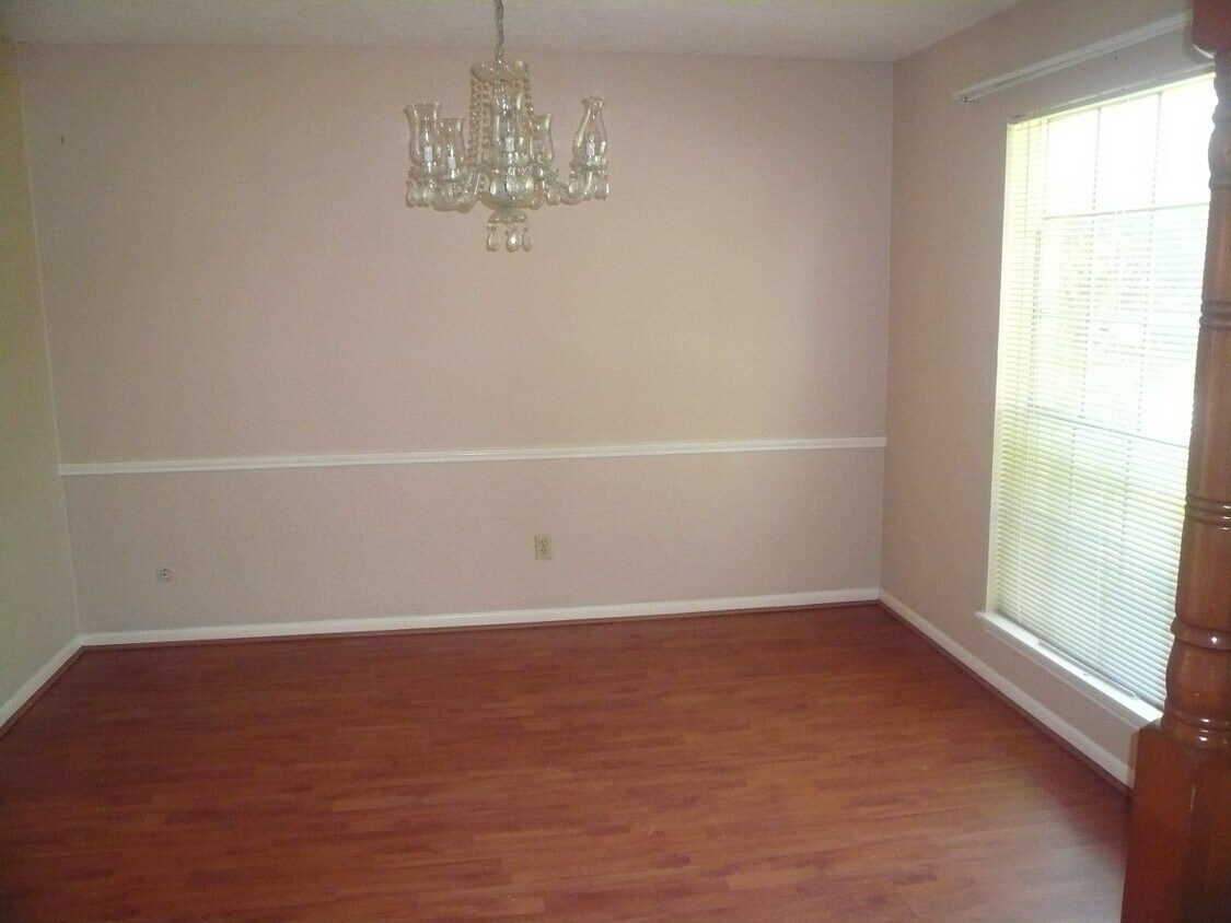 Foto del edificio - 9402 Meaux Dr