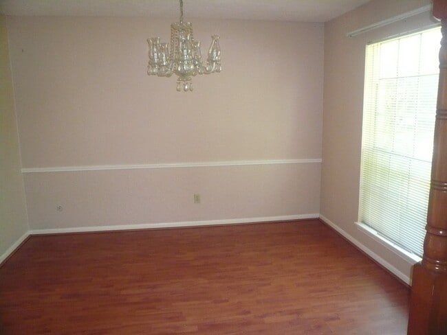Building Photo - 9402 Meaux Dr