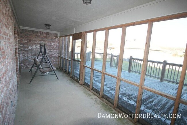 Foto del edificio - 614 Oak Park Cir