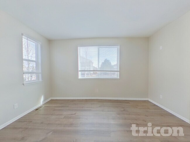 Foto del edificio - 6611 Big Leaf Ln