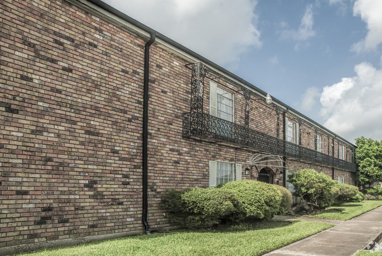 Building Photo - Beechwood Apartments