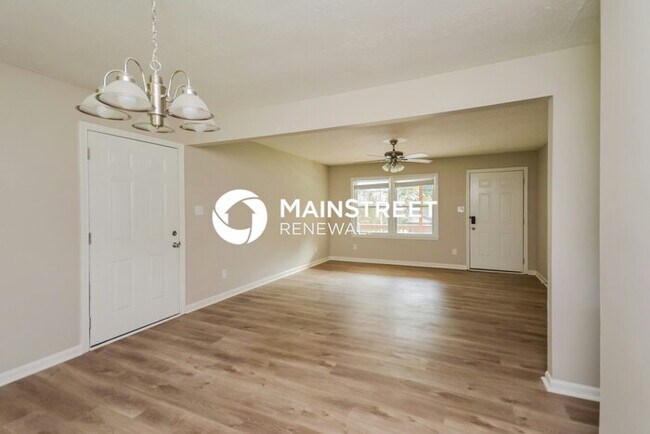 Foto del edificio - 3 Bedroom Pet-Friendly Home in COVINGTON, GA with Main Street Renewal