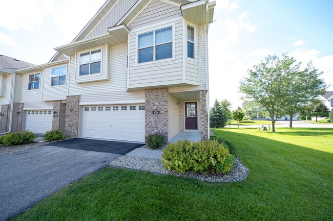 Building Photo - 9726 St Andrews Dr