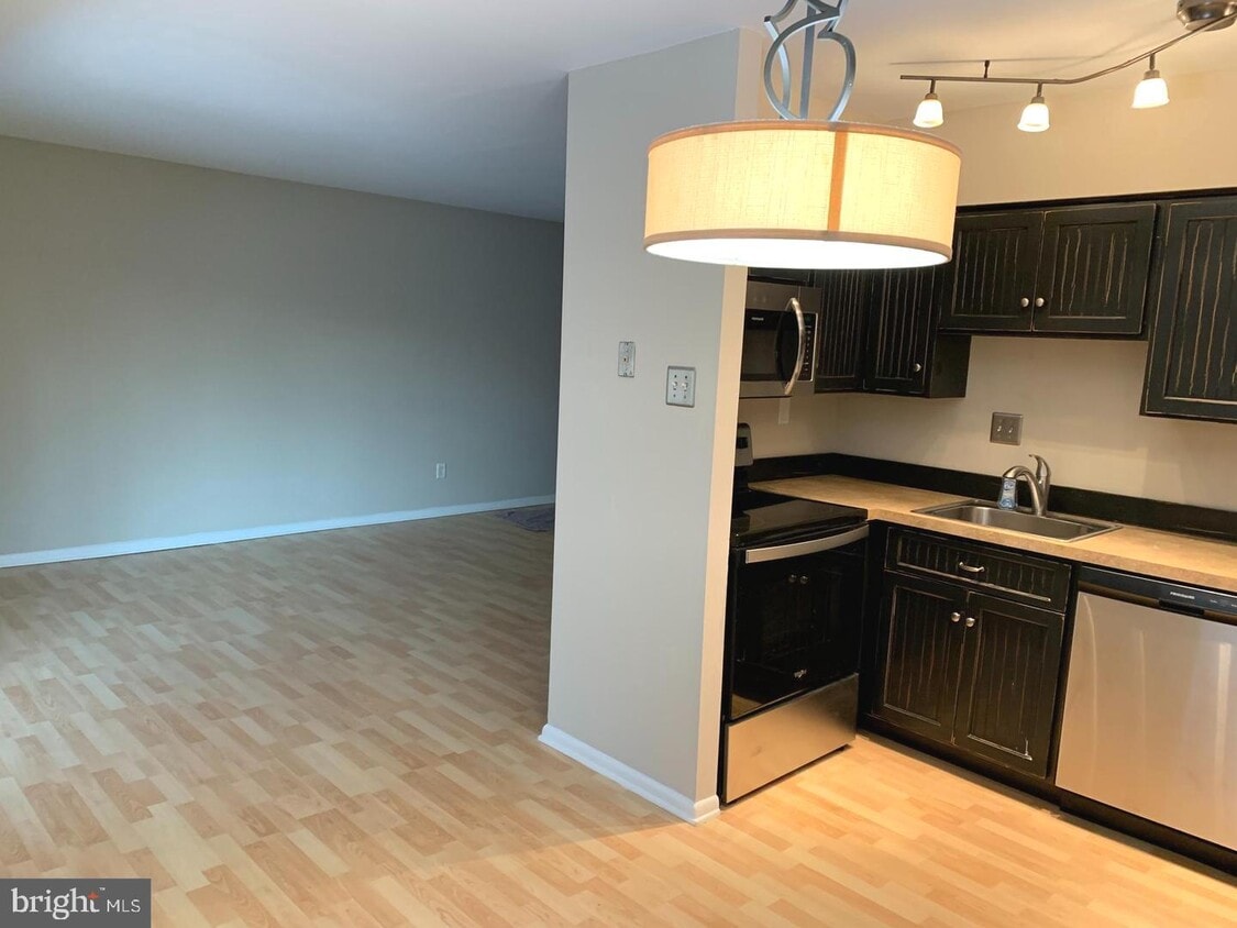 117 SHANNON Dr, North Wales, PA 19454 Room for Rent in North Wales