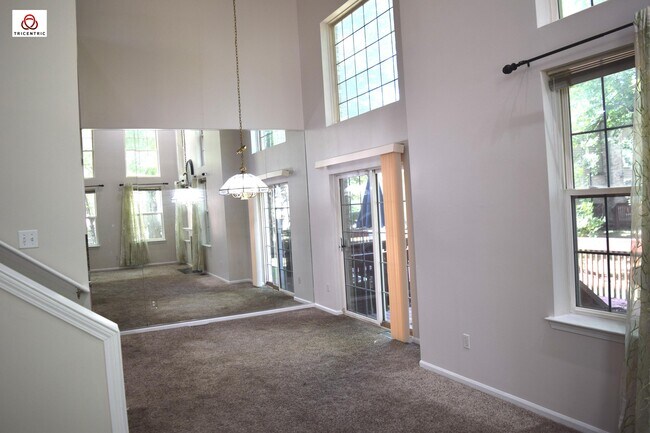 Foto del edificio - 1566 Heron Cir