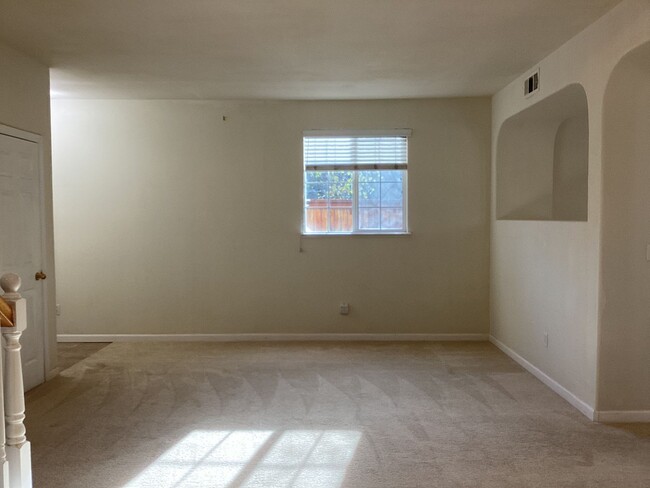 Building Photo - 4BD 2BA House in Stockton