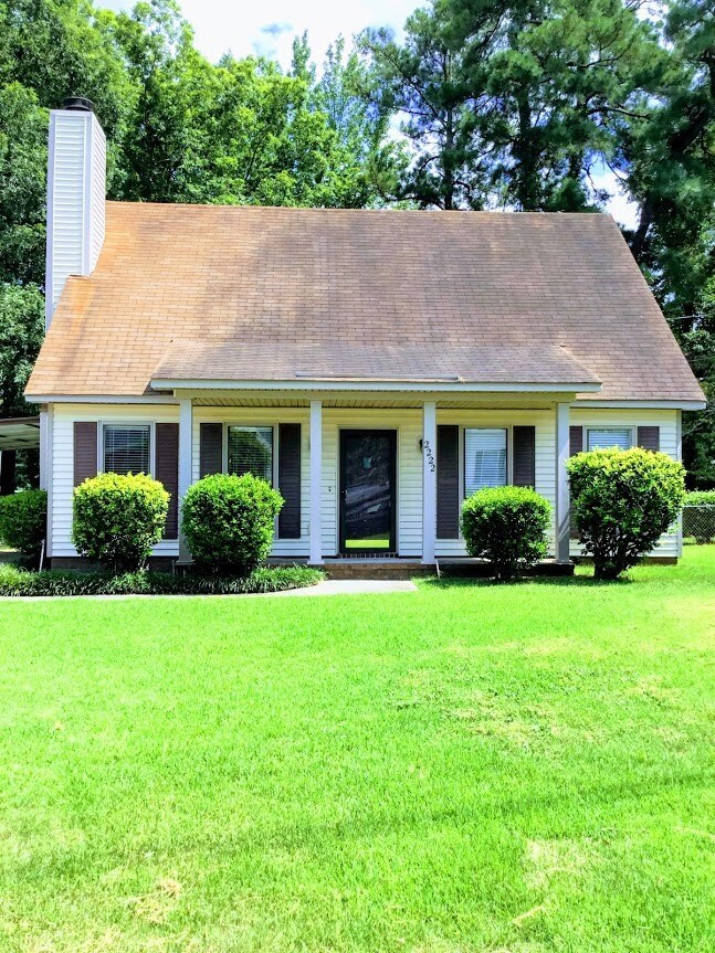 Building Photo - 2222 Pleasant Dr