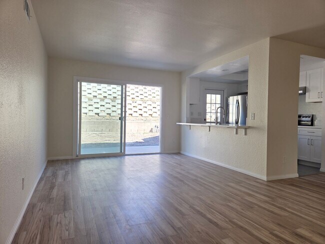 Foto del edificio - Private But Close to Everything in Oceanside!