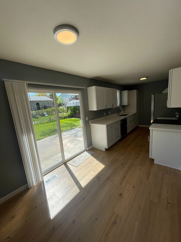 Building Photo - 2861 Cayenne Dr