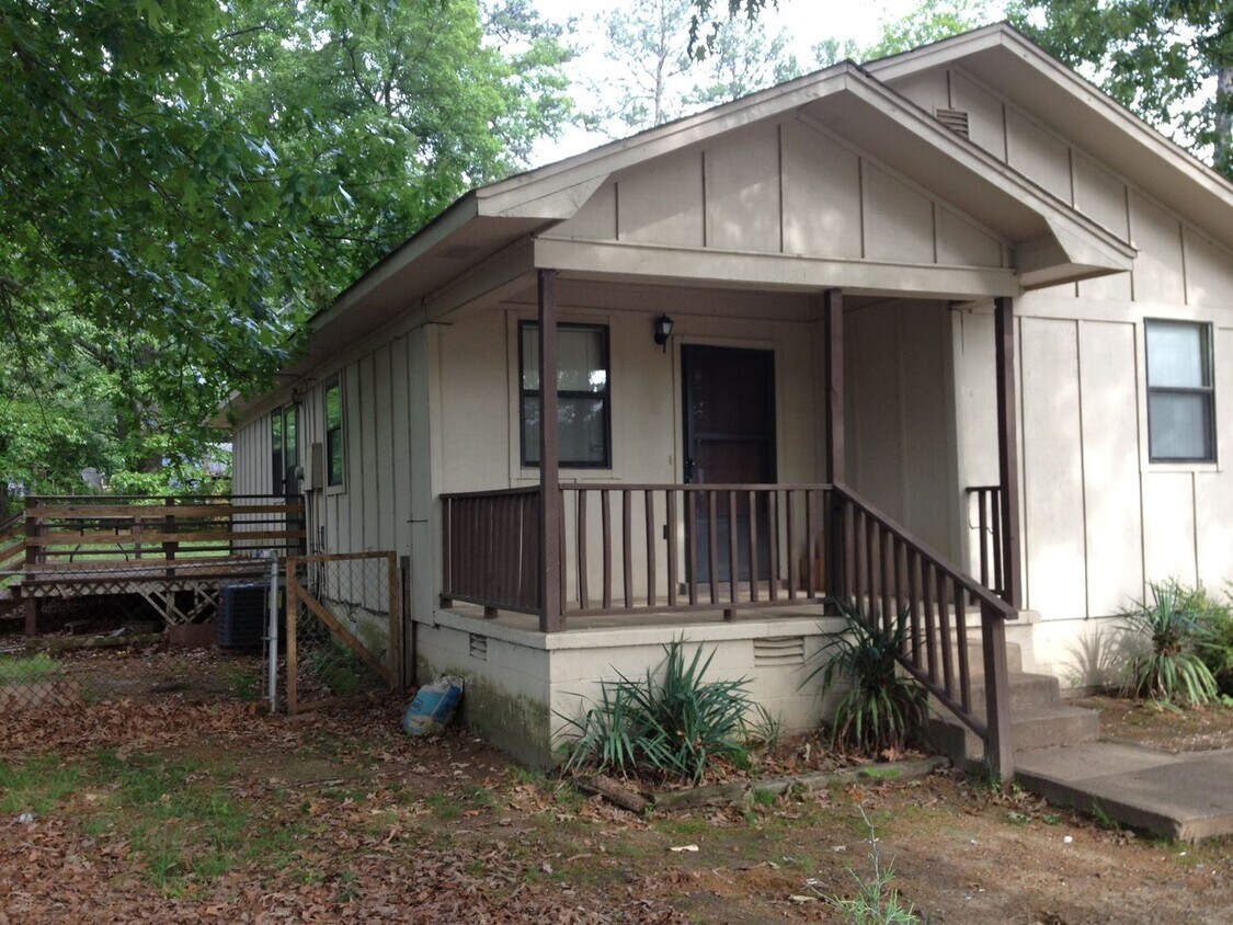 Foto principal - 3221 Longcoy St