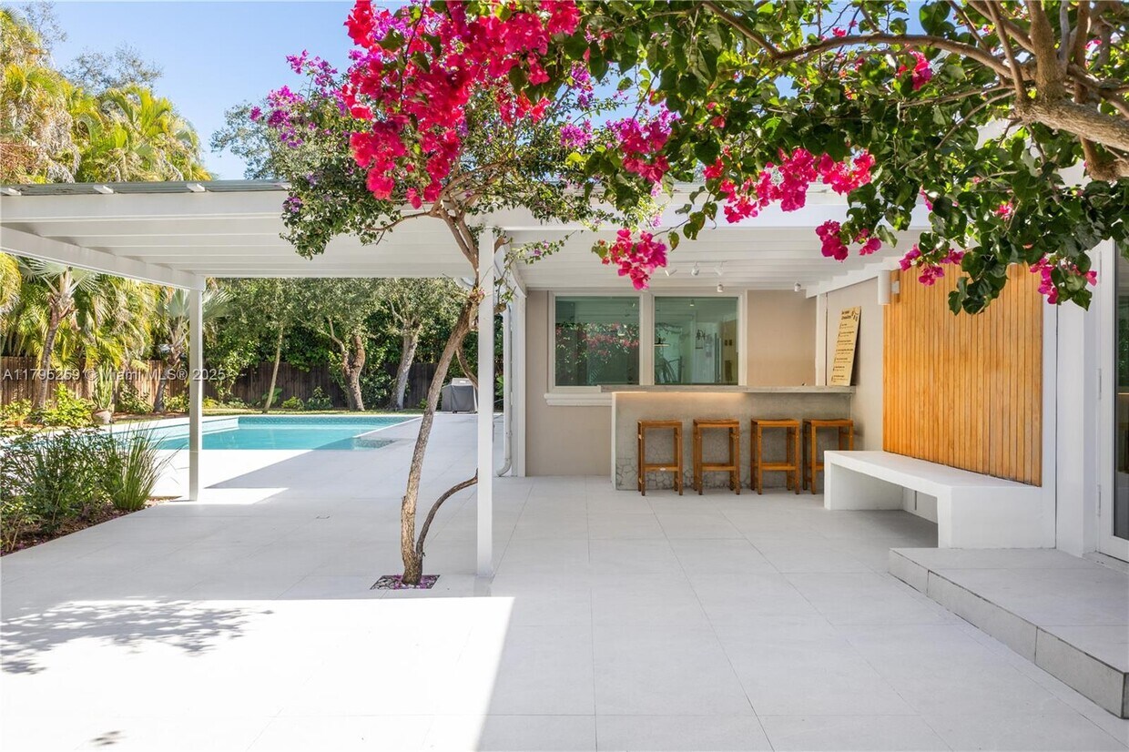 Foto principal - 8295 SW 116th St