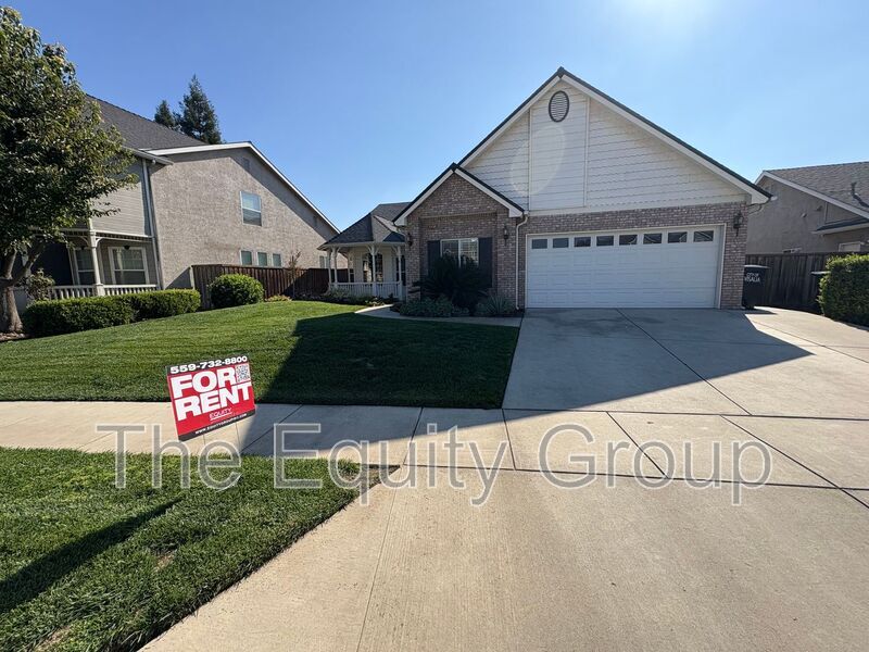 Primary Photo - 6227 W Oak Ave