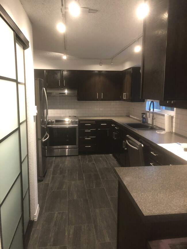 Foto del edificio - 7223 S Cedar Rd