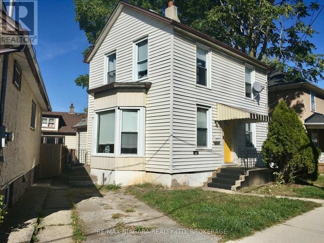 Building Photo - 163 Welland Ave