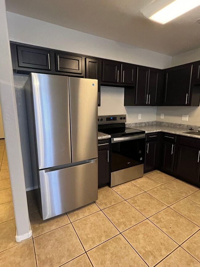 Building Photo - South Phoenix 3Bed 2.5 Bath Garage