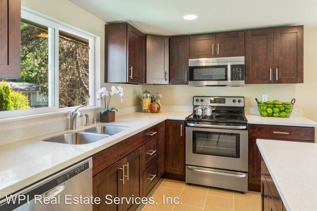 Building Photo - 2327 NE 86th St