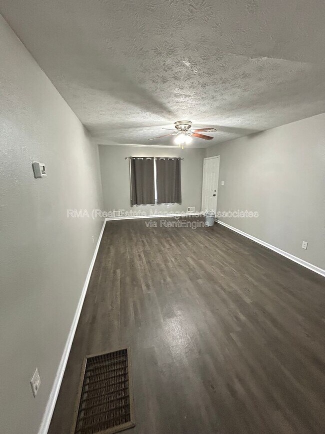 Foto del edificio - 12b Lisa Ln
