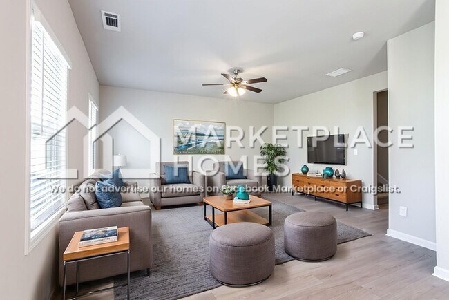 Building Photo - 207 W L Miller Dr