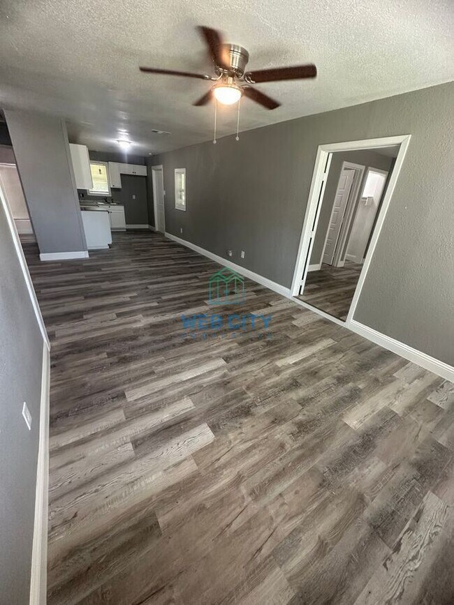 Foto del edificio - 1635 Lee St