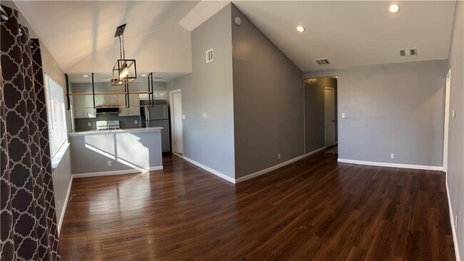 Building Photo - 7012 Colony Park Dr