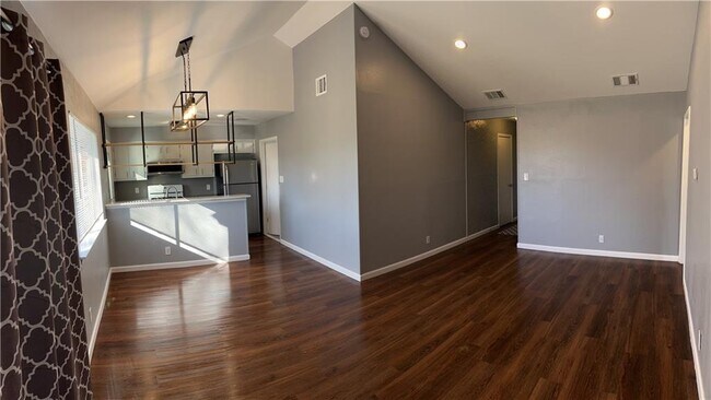 Foto del edificio - 7012 Colony Park Dr