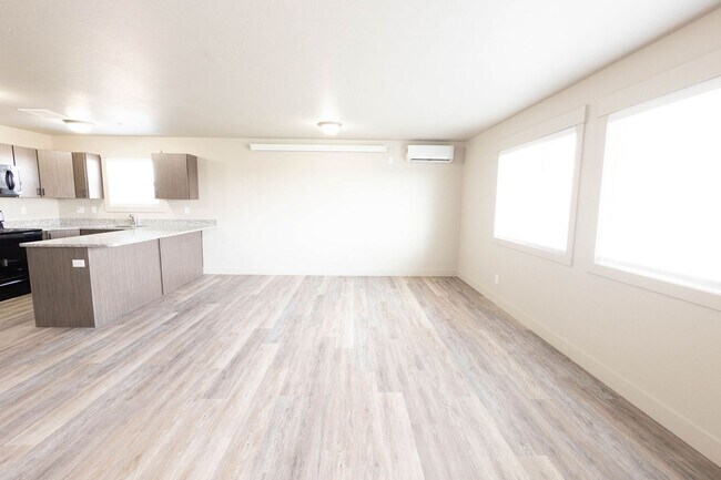 Foto del edificio - 6327 N Freedom Rd