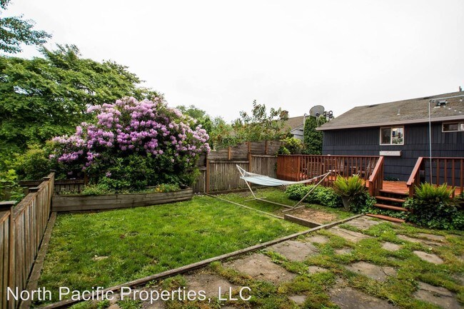 Building Photo - 2 br, 1 bath House - 2840 S Juneau St