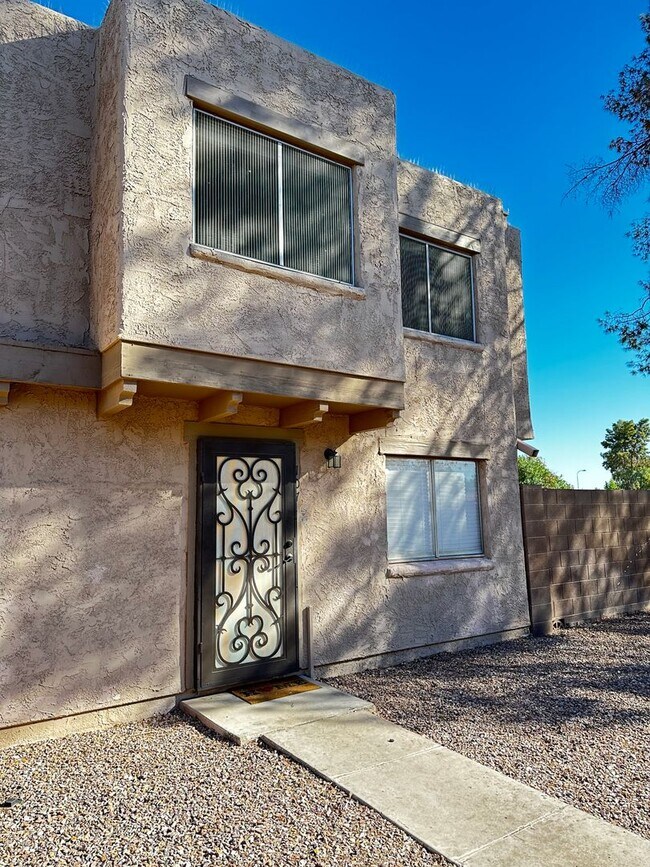 Foto del edificio - Beautifully Upgraded 3 Bedroom 1 Bathroom ...