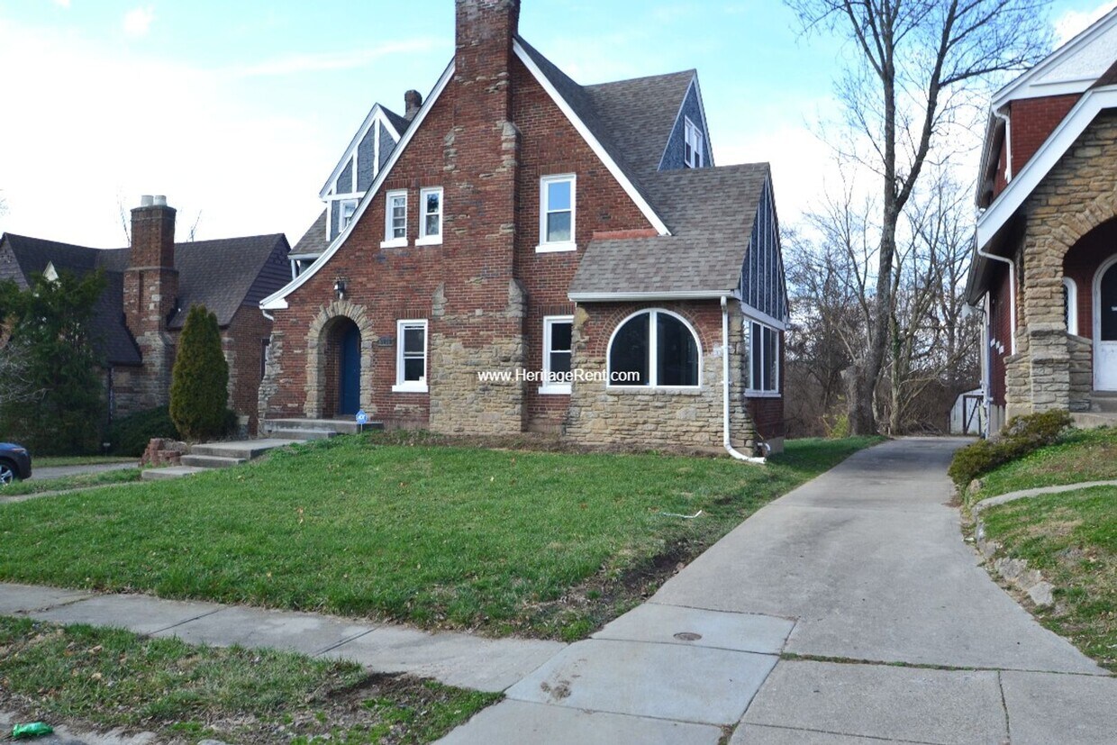 Primary Photo - 4 Bed 3 Bath home in North Avondale