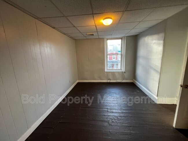 Building Photo - 367 W Greenwich St