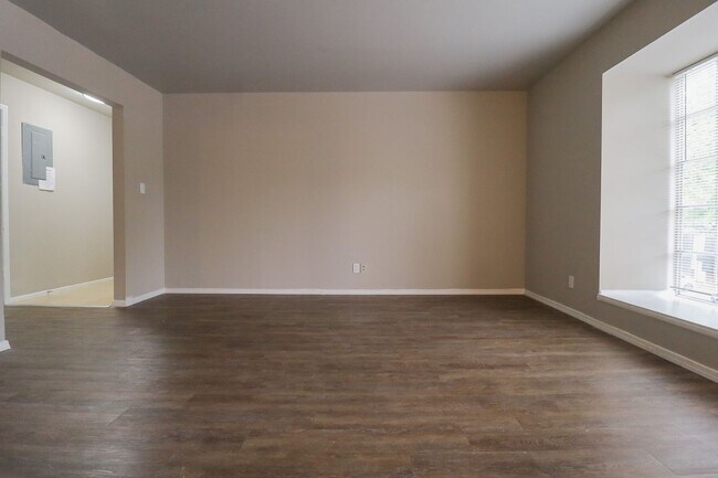 Foto del edificio - 2 Bed / 2 Bath Condo in Central Tulsa!