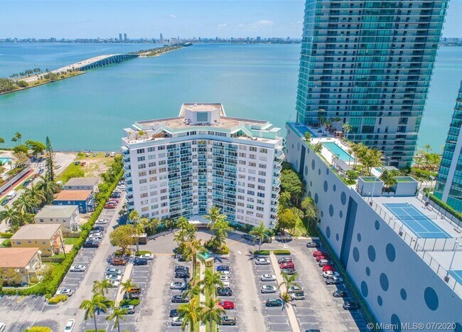 Foto del edificio - 3301 NE 5th Ave