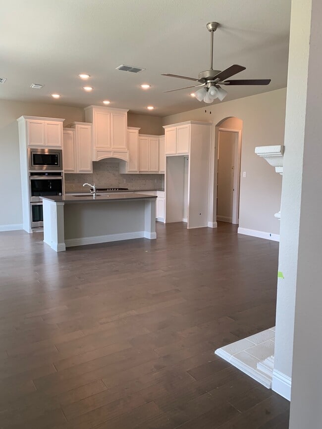 Building Photo - 14825 Blakely Way