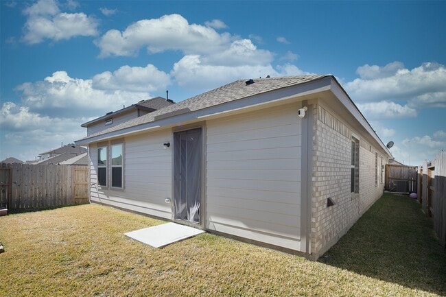 Foto del edificio - 18450 White Stallion Ln