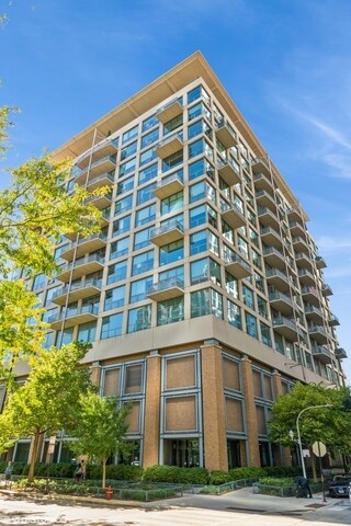 Building Photo - 125 E 13th St