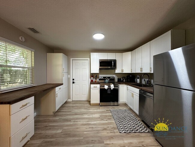 Foto del edificio - Quaint 2-Bedroom Home in Prime Fort Walton Beach!