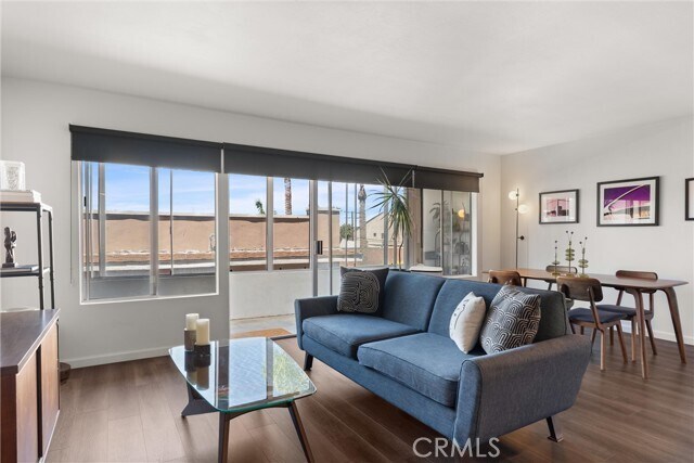 Foto del edificio - 1187 E 3rd St
