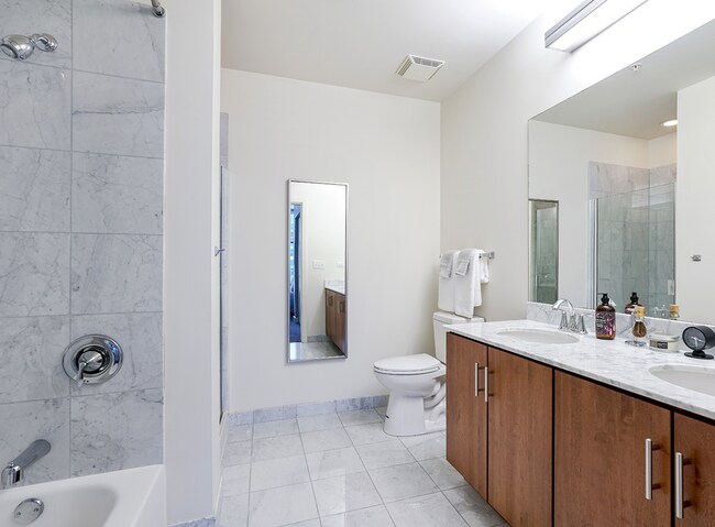 Foto del edificio - 2128 S Indiana Ave