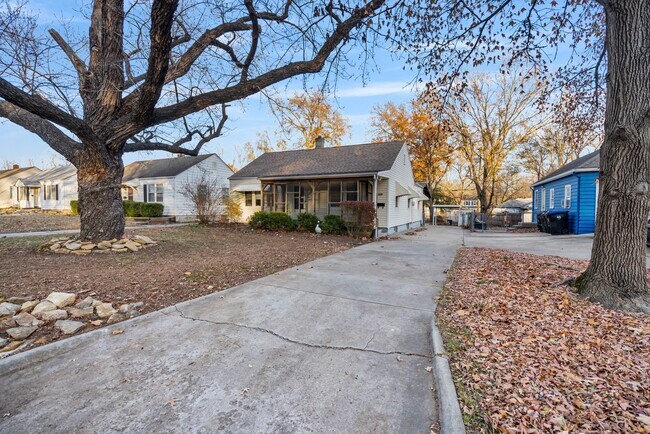 Building Photo - 1620 SW Campbell Ave