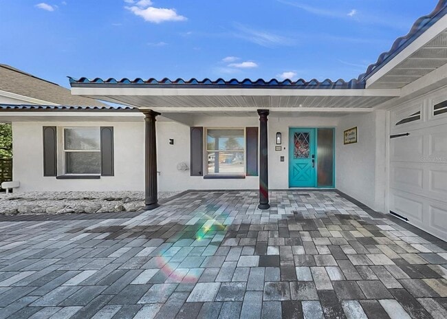 Building Photo - 6515 Santiago Ct