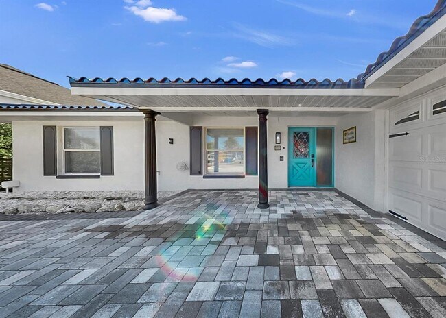 Foto del edificio - 6515 Santiago Ct