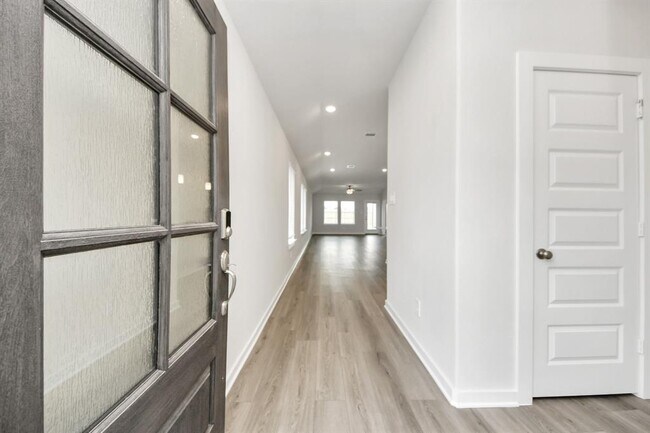 Building Photo - 18757 Bliss Pl