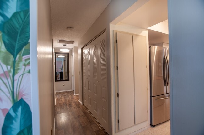 Foto del edificio - 1323 Torreya Cir