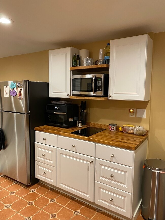 Foto del edificio - 686 Partridge Cir