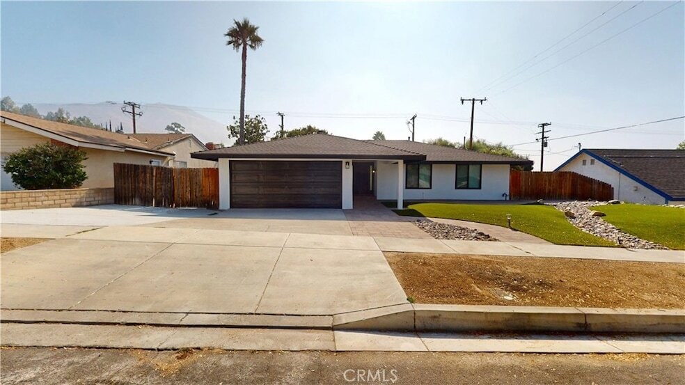 Primary Photo - 2551 La Praix St