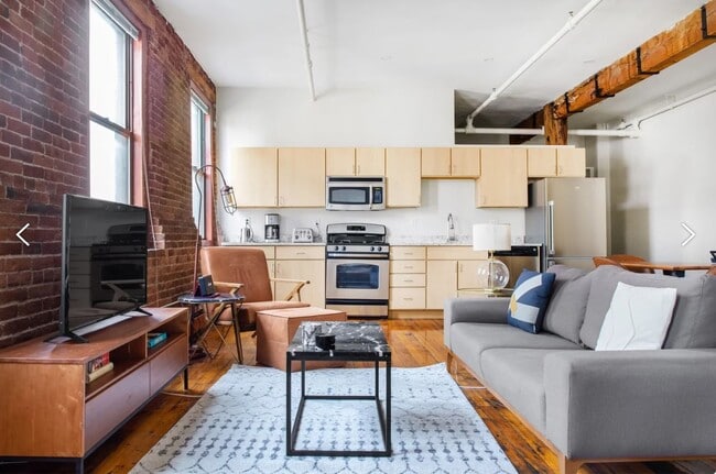 Building Photo - 208 Northampton St