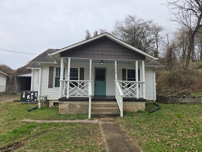 Photo - 105 California Ave House