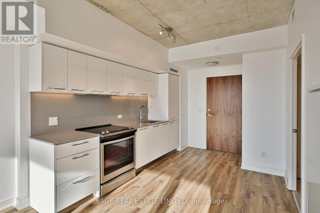 Building Photo - 15-1515 Baseball Pl