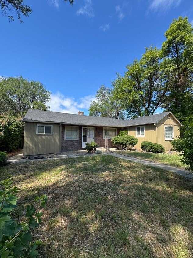 Primary Photo - Cozy 2-Bed with Spacious Living, Parking, ...