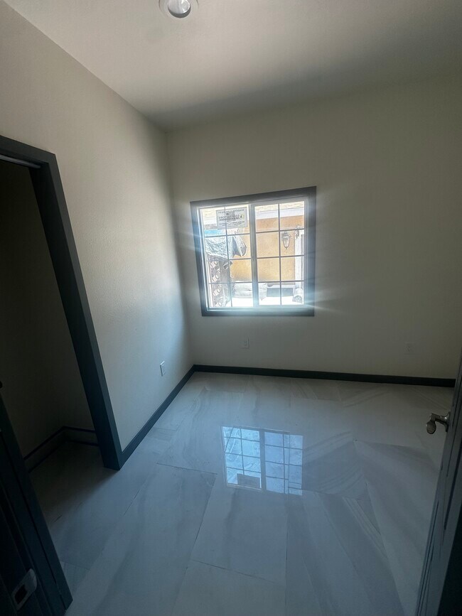 Foto del edificio - 2304 W Cubbon St